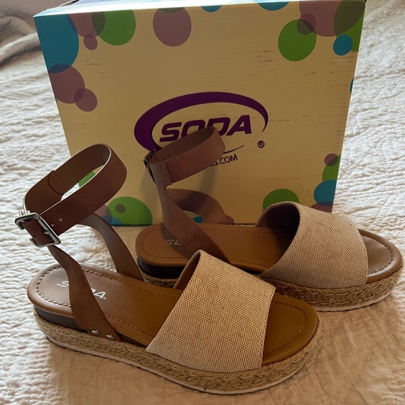 Soda Platform Sandals - Picture 2 of 2
